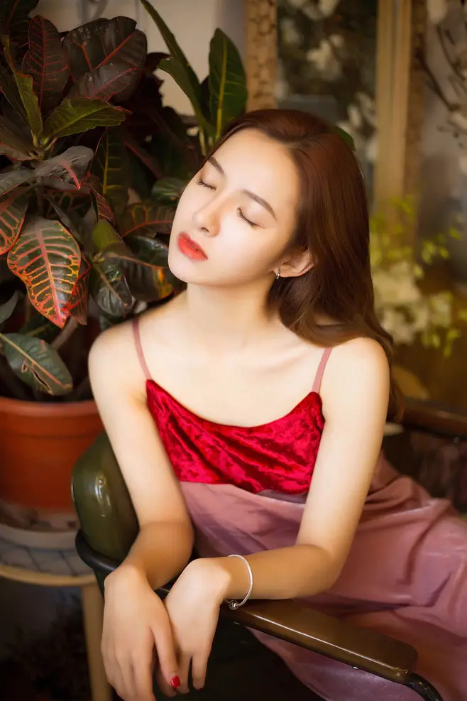 伊犁广州高端商务伴游晓雯