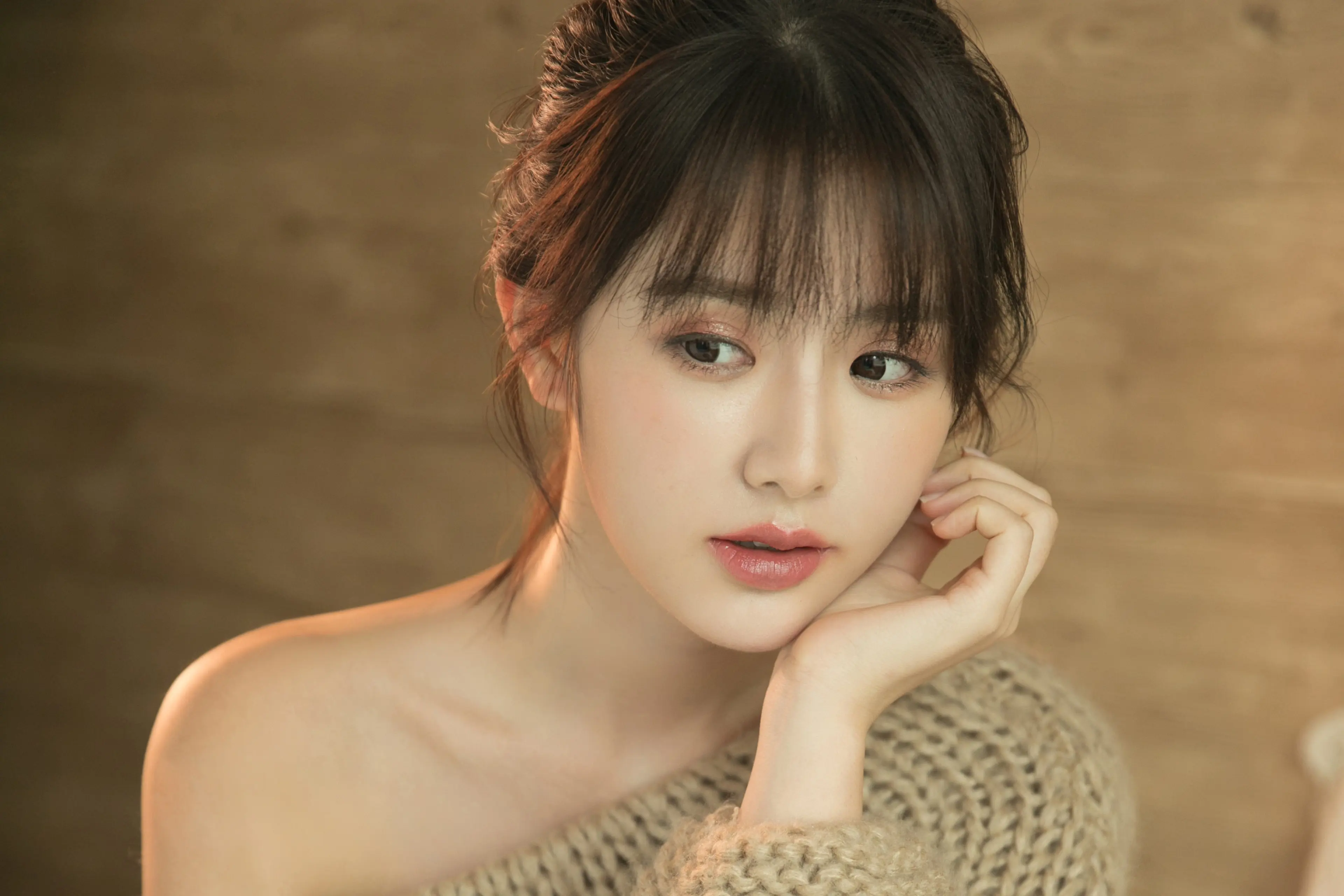 伊犁西宁私人伴游陈娟儿的联系方式