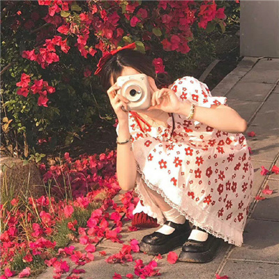 伊犁伴游女生飞傲松的资料