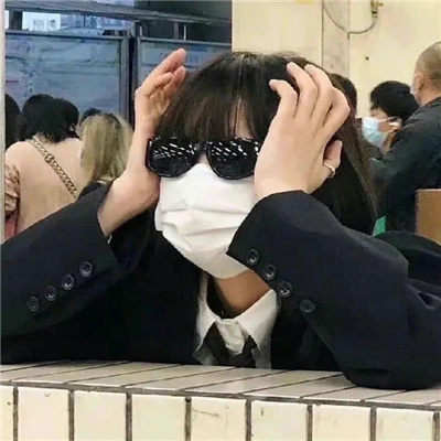 伊犁伴游女生冯萧玉的资料