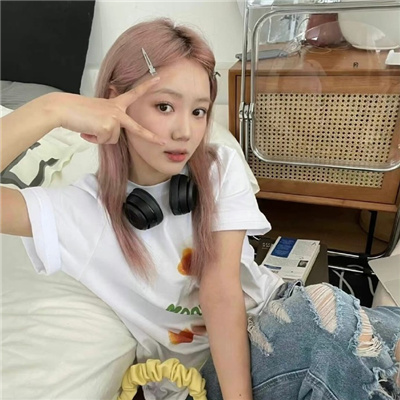伊犁伴游女生左惜筠的资料