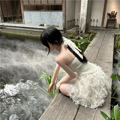 伊犁伴游女生仇吉月的资料