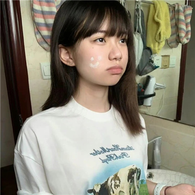 伊犁伴游女生符皓月的资料